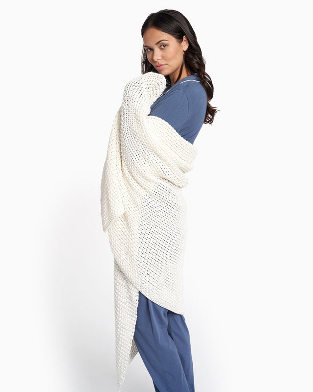 Organic Throw Blanket - Veneka-Sustainable-Ethical-Tops-YesAnd Drop Ship