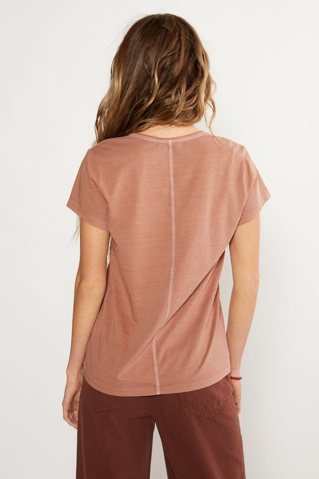 Aiden Organic Cotton V Neck Tee in Redwood Pigment