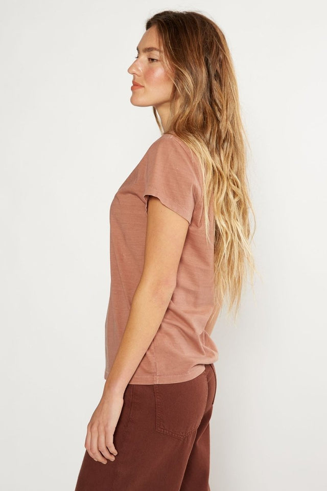 Aiden Organic Cotton V Neck Tee in Redwood Pigment