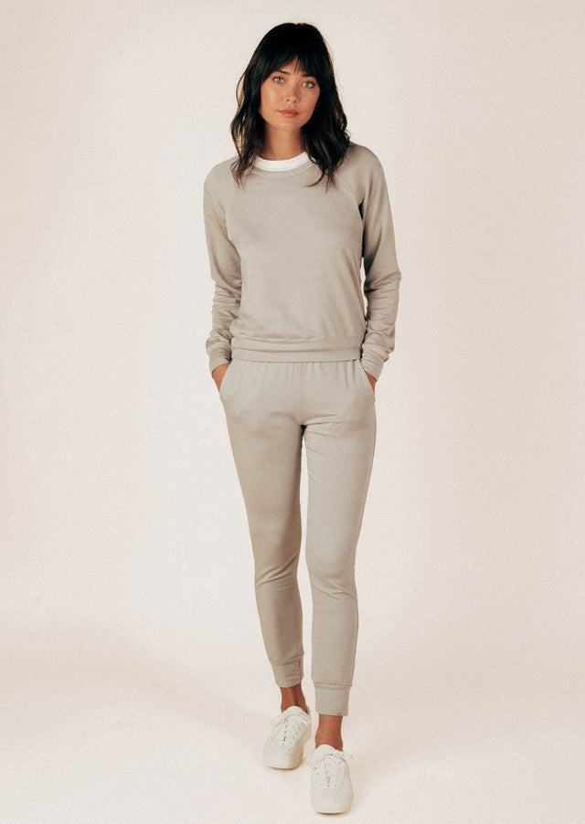 Amore Raglan Sweatshirt in Ice Gray