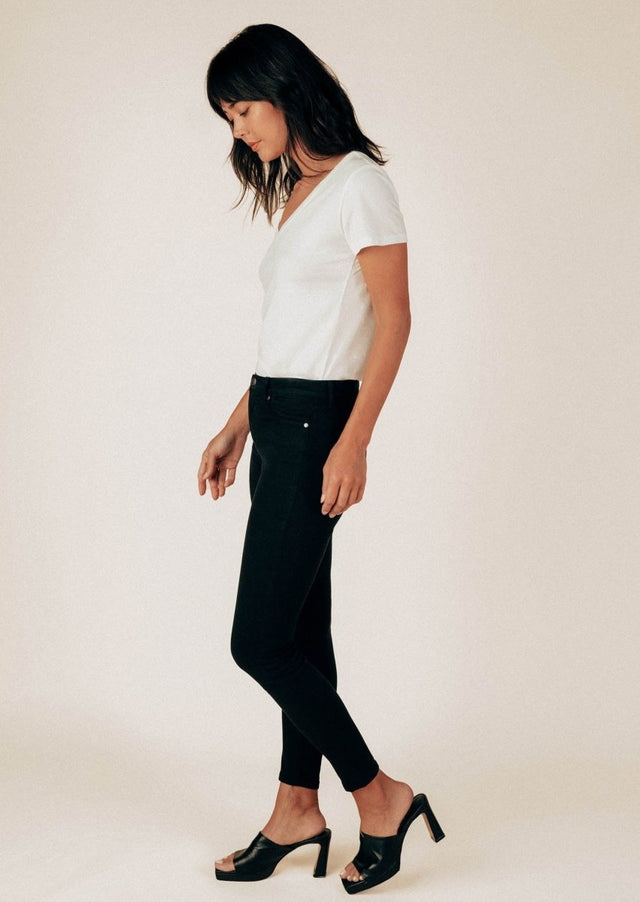 Annie Skinny Pant in Black