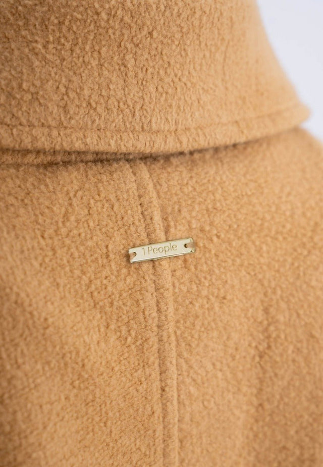Malmö MMX Cocoon Jacket in Doe - Veneka-Sustainable-Ethical-Jackets-1 People Drop Ship