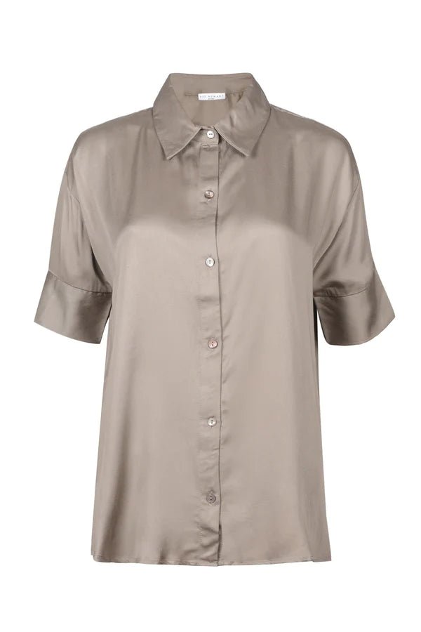 Short Sleeve Boyfriend Shirt in White - Veneka-Sustainable-Ethical-Tops-Neu Nomads Drop Ship