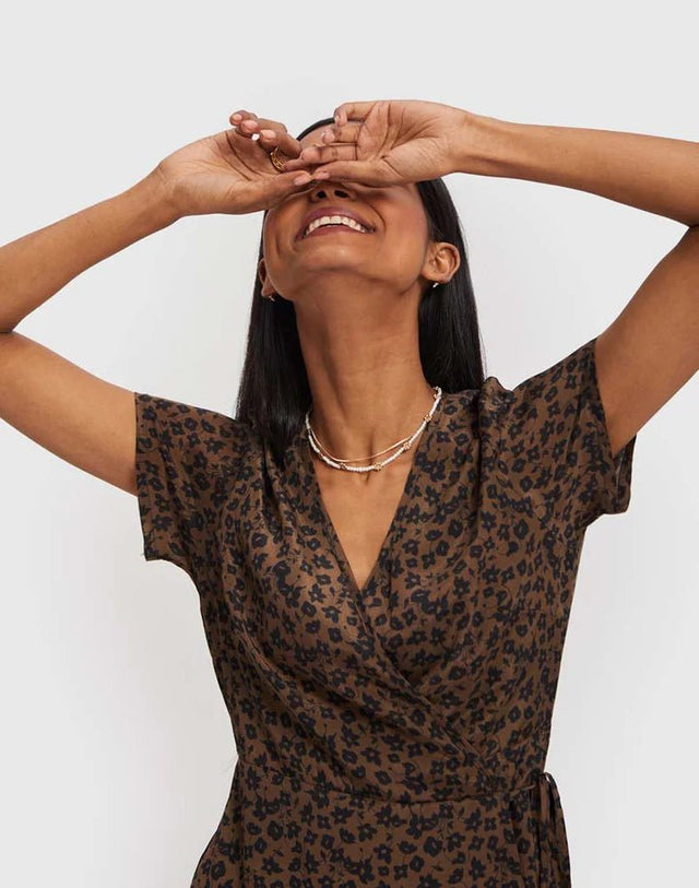 Short Wrap Dress in Spotted - Veneka-Sustainable-Ethical-Dresses-Reistor Drop Ship