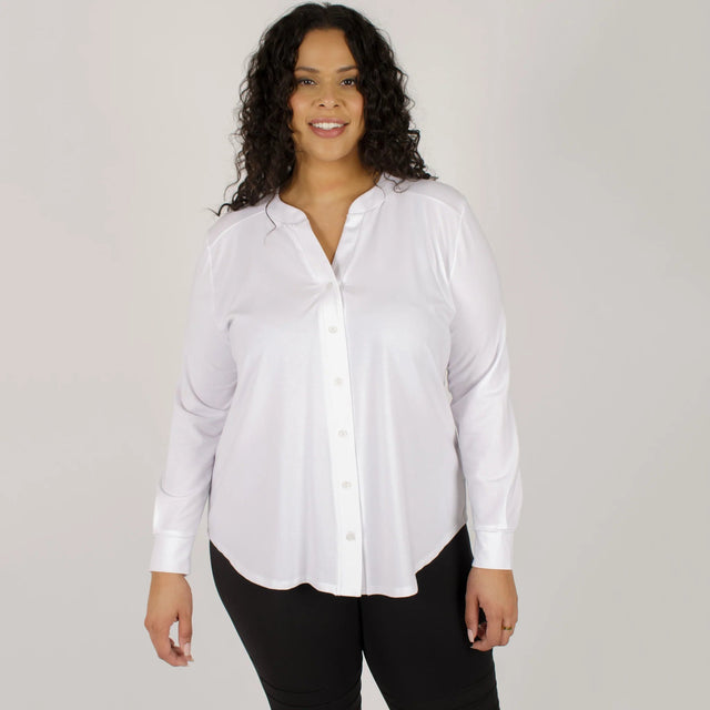 The Comfy Button-Up Shirt in Black - Veneka-Sustainable-Ethical--Encircled Drop Ship Correct