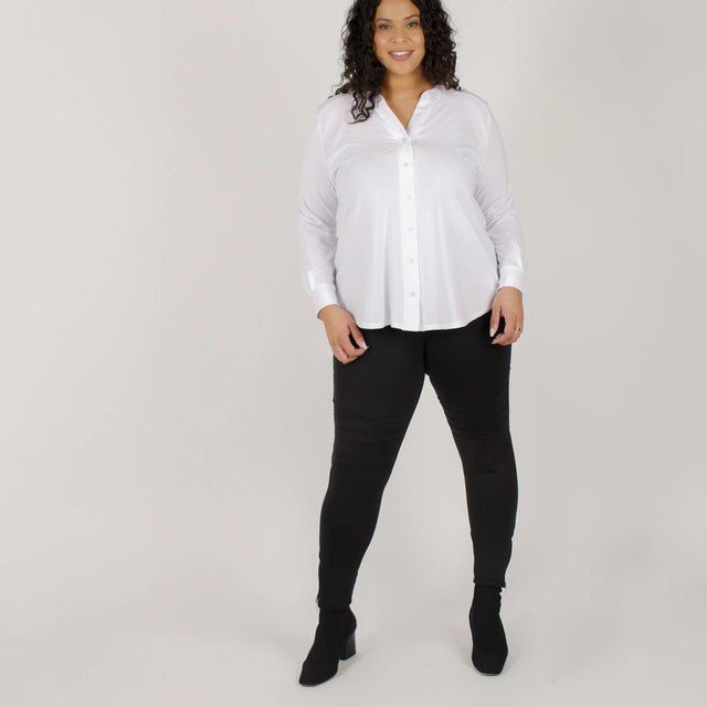 The Comfy Button-Up Shirt in White - Veneka-Sustainable-Ethical--Encircled Drop Ship Correct