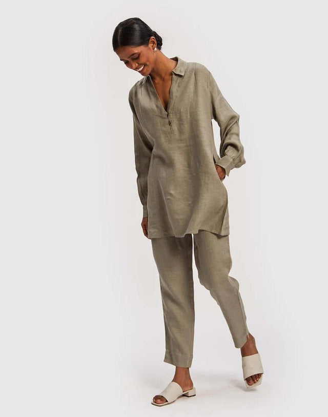 The Goes With Everything Pant in Dark Green - Veneka-Sustainable-Ethical-Bottoms-Reistor Drop Ship