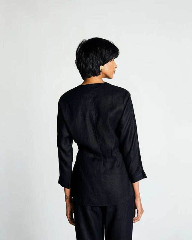 The Power Moves Shirt in Black - Veneka-Sustainable-Ethical-Jackets-Reistor Drop Ship